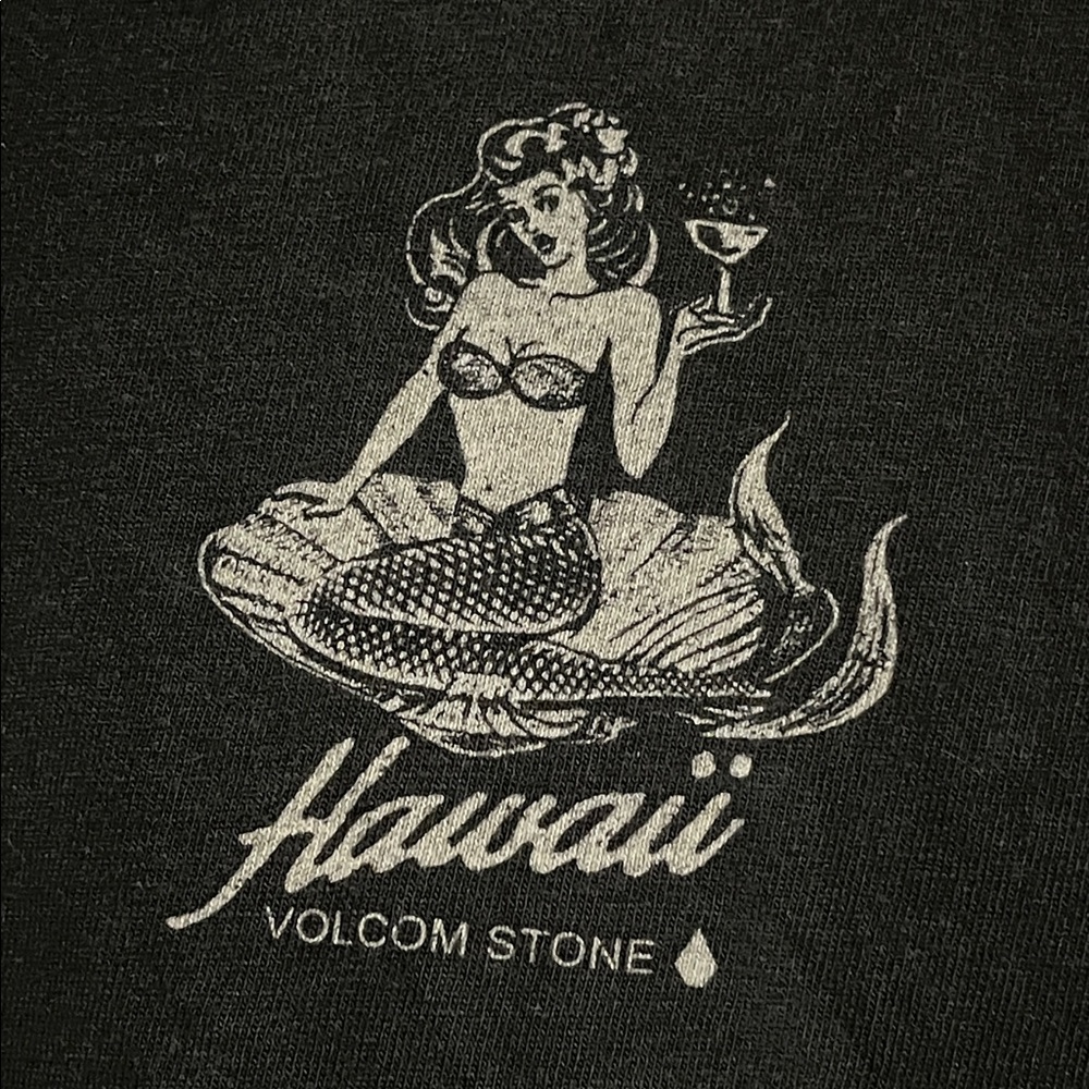 Volcom -Y2K “frisky fish and dive bar” Hawaii T-shirt - Picture 3 of 9